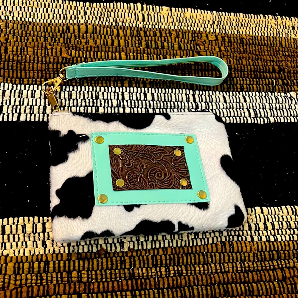 Cow Print Wristlet!🐮